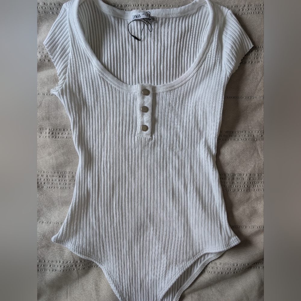 Zara White Ribbed Button-Front Women's Bodysuit - Picture 2 of 5